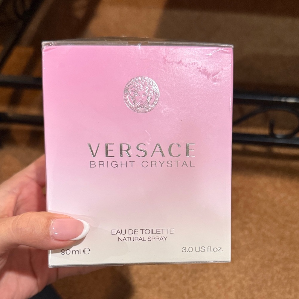 Versace Bright Crystal Eau de Toilette - Pink and White